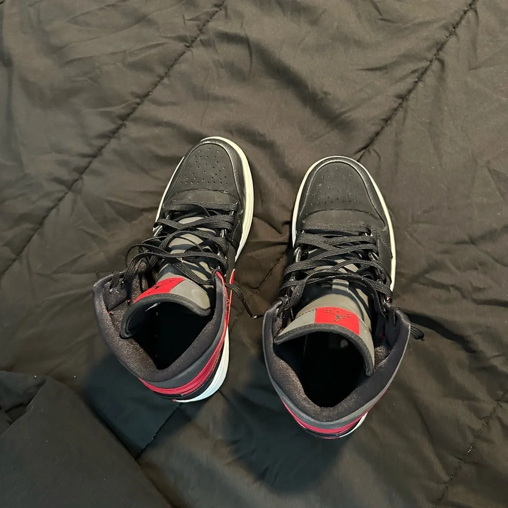 Jordan 1 - Picture 2 of 6